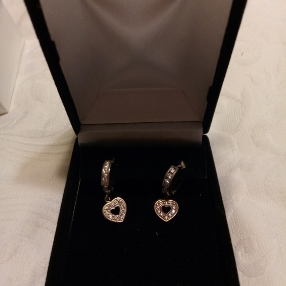 Silver heart earrings - Picture 1 of 1